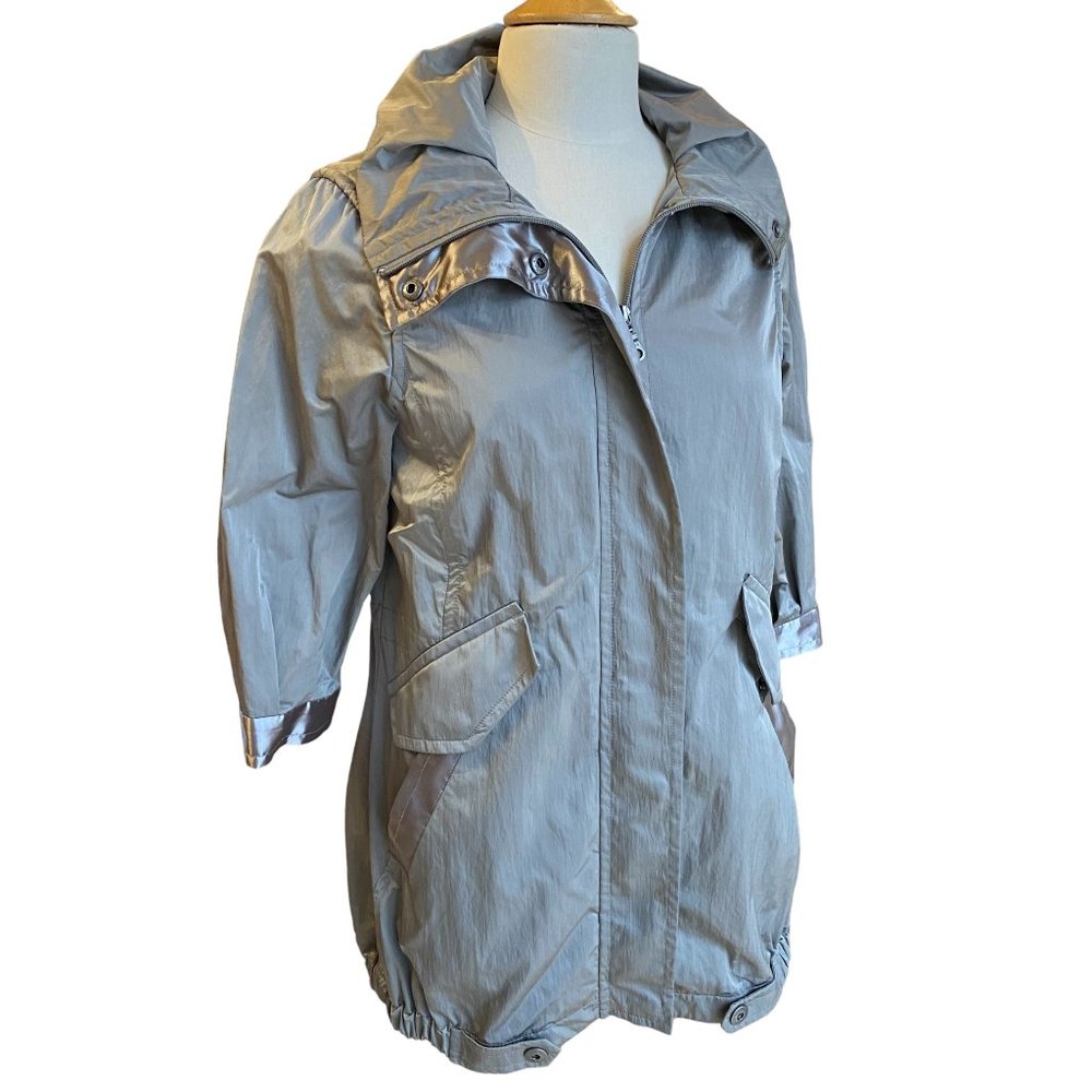 Chico's Zenergy Shimmery Gray Zip-Up Rain Jacket Outdoors Boho Chic Long Light-S